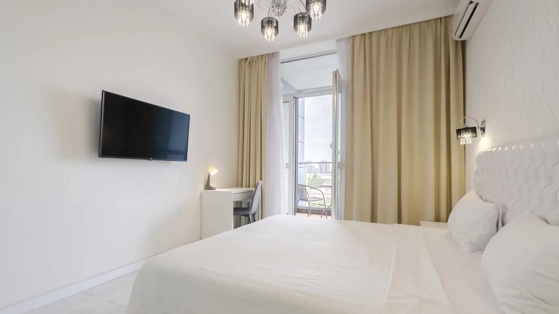 Petrovdom Apartments 12-214 In Rc Central Park, 7 John Mccain Street Kijev Ukrajna