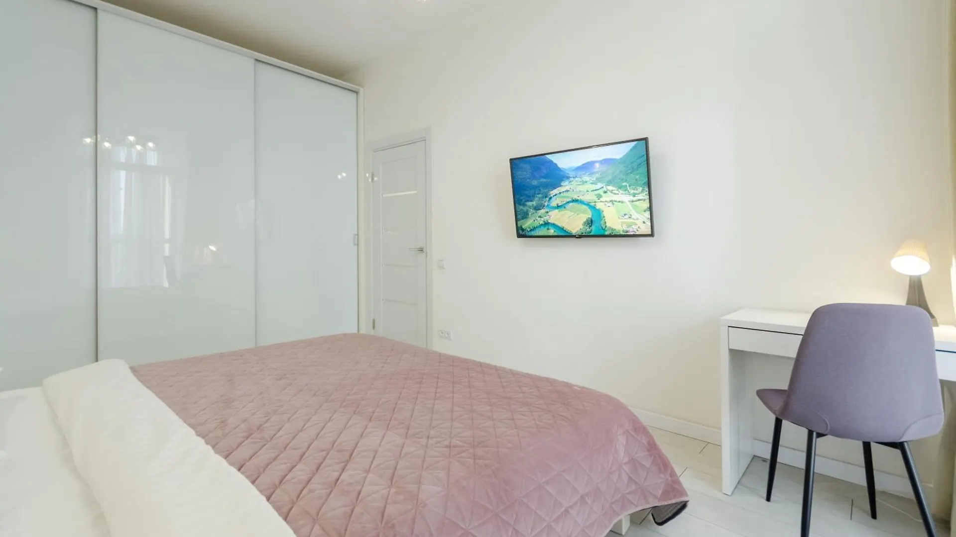 Petrovdom Apartments 12-214 In Rc Central Park, 7 John Mccain Street Kijev Ukrajna