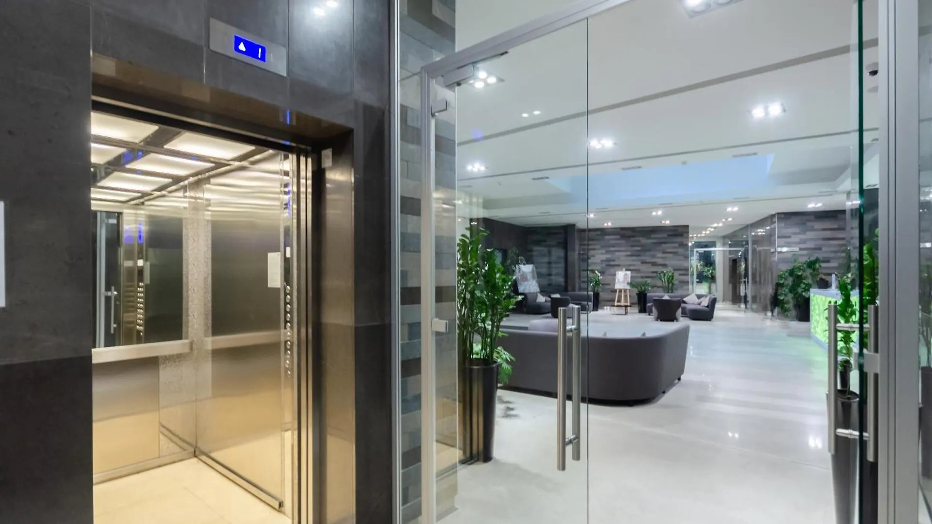 Petrovdom Apartments 12-214 In Rc Central Park, 7 John Mccain Street Kijev Ukrajna