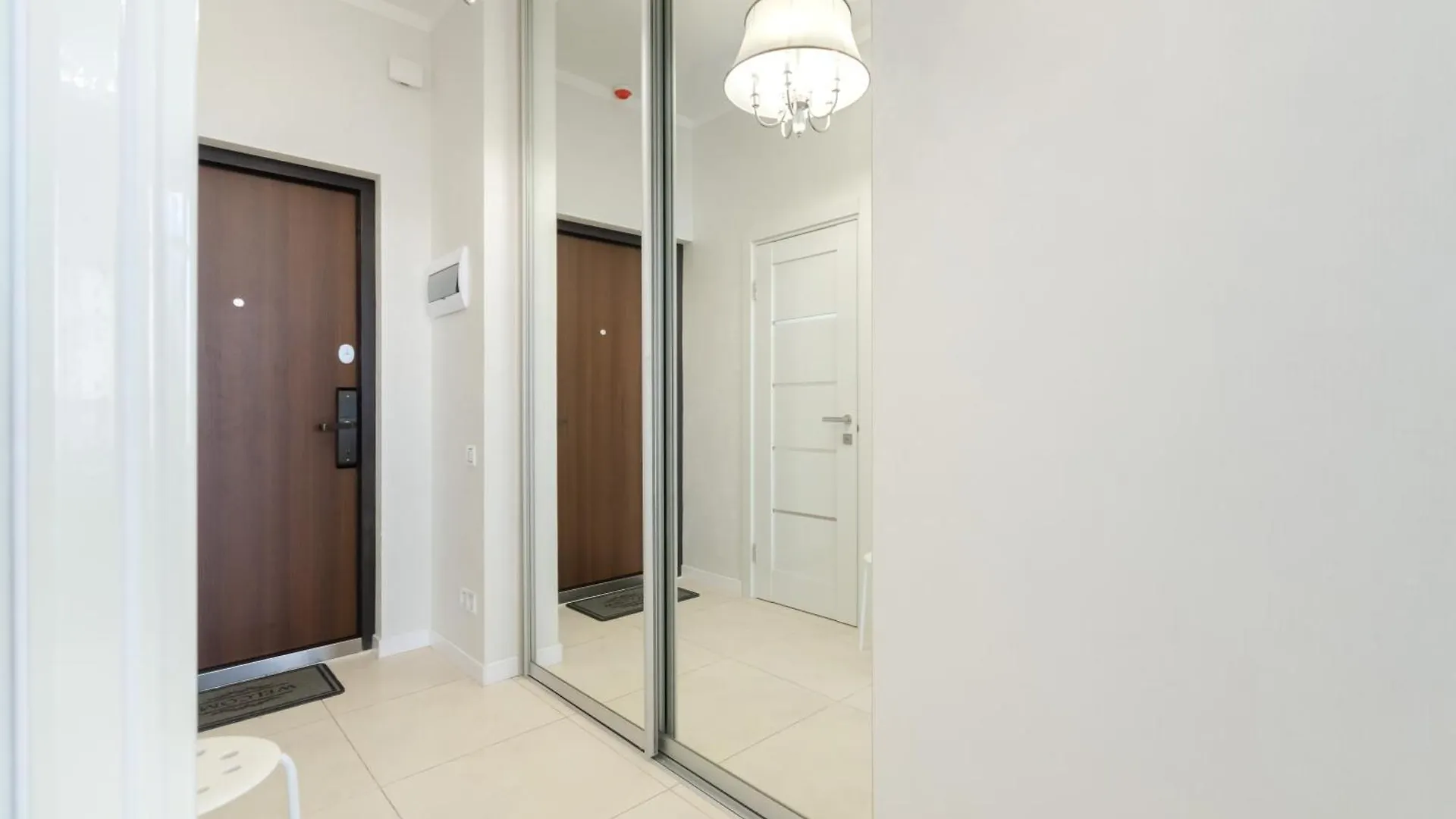 Petrovdom Apartments 12-214 In Rc Central Park, 7 John Mccain Street Kijev 0*,