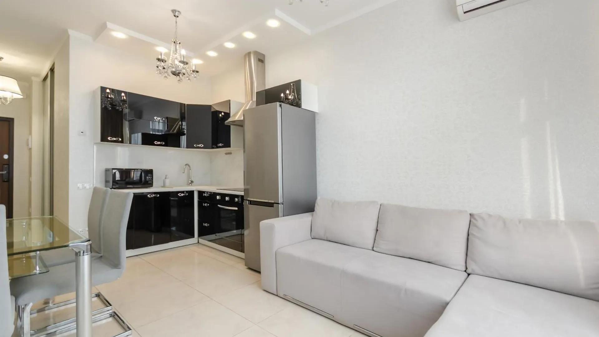 Petrovdom Apartments 12-214 In Rc Central Park, 7 John Mccain Street Kijev Ukrajna