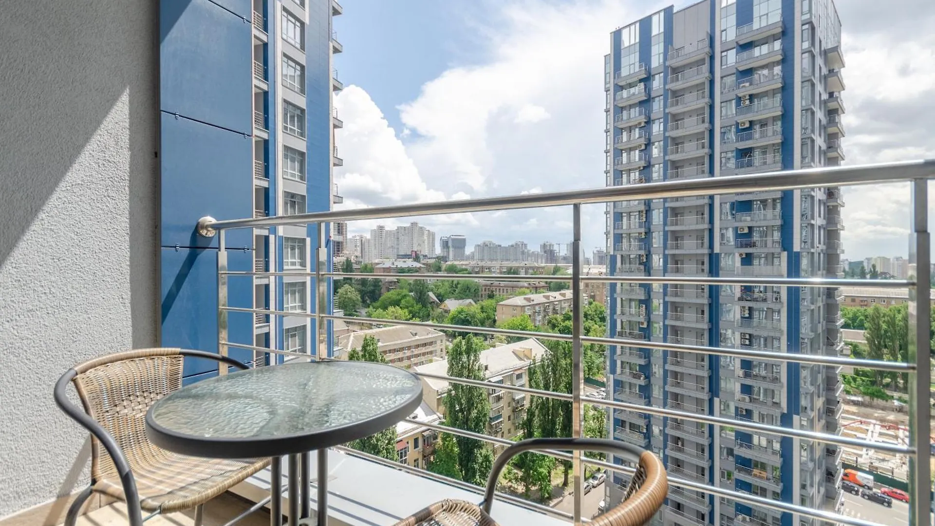 Petrovdom Apartments 12-214 In Rc Central Park, 7 John Mccain Street Kiev 0*,